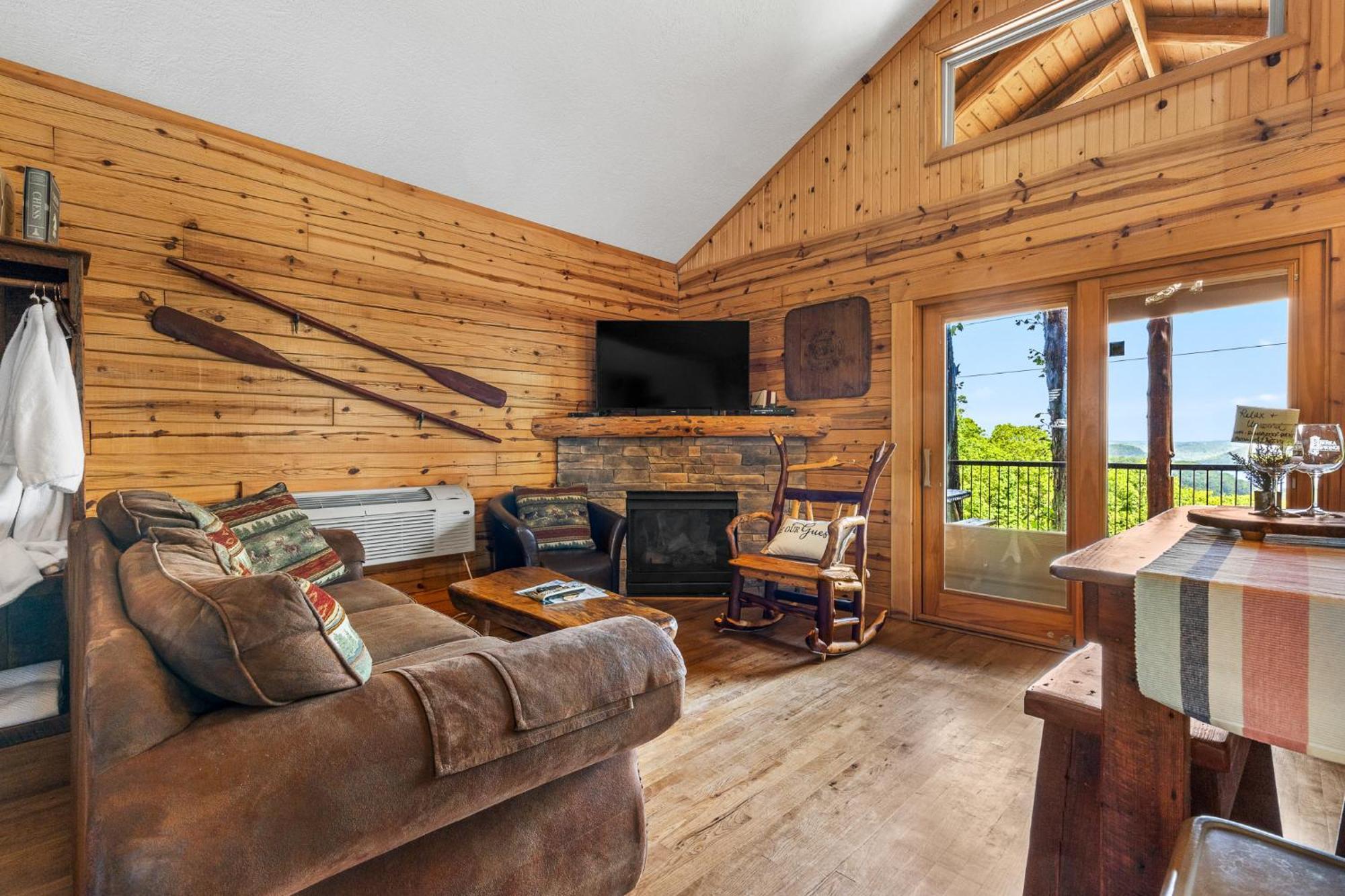 Roadrunner Inn And Log Cabins Юрека Спрингс Екстериор снимка